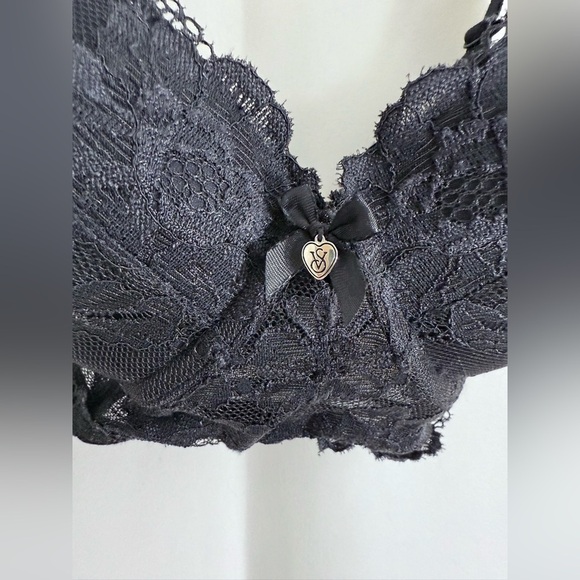 Victoria’s Secret Body By Victoria Black Lace Lined Demi Bra Size 34DD - Picture 3 of 11